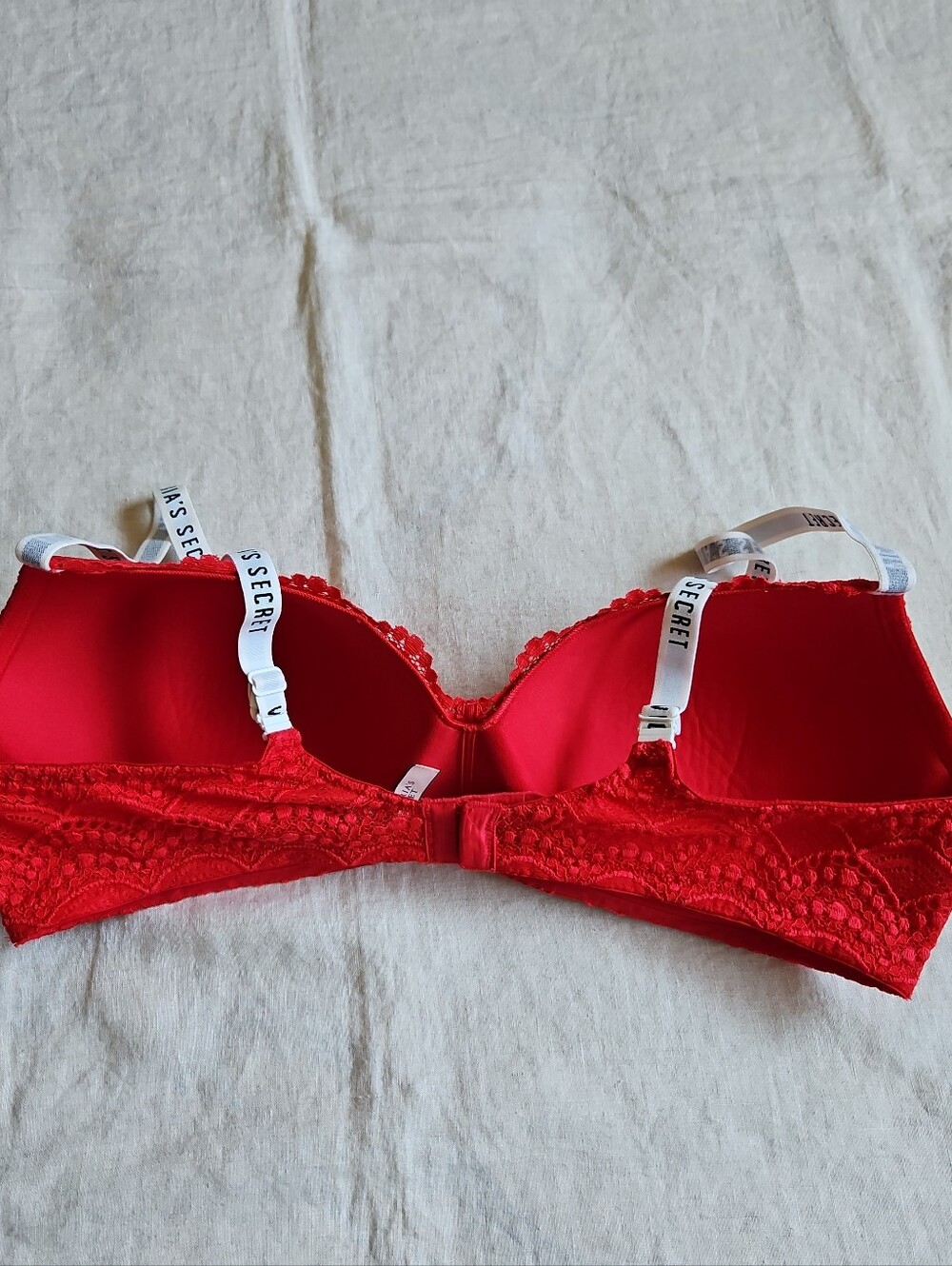Victoria's Secret Red Lace Lined N-Wire Padded Bra Size 40D - Picture 8 of 12